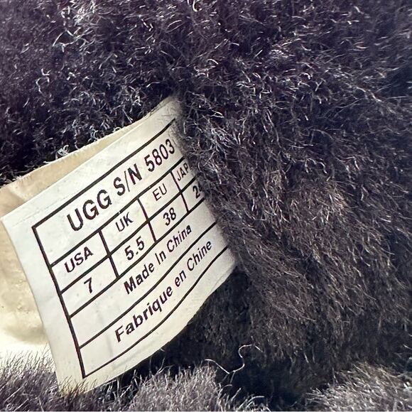 UGG Black Bailey Button Boots Sz 7 - Picture 9 of 11